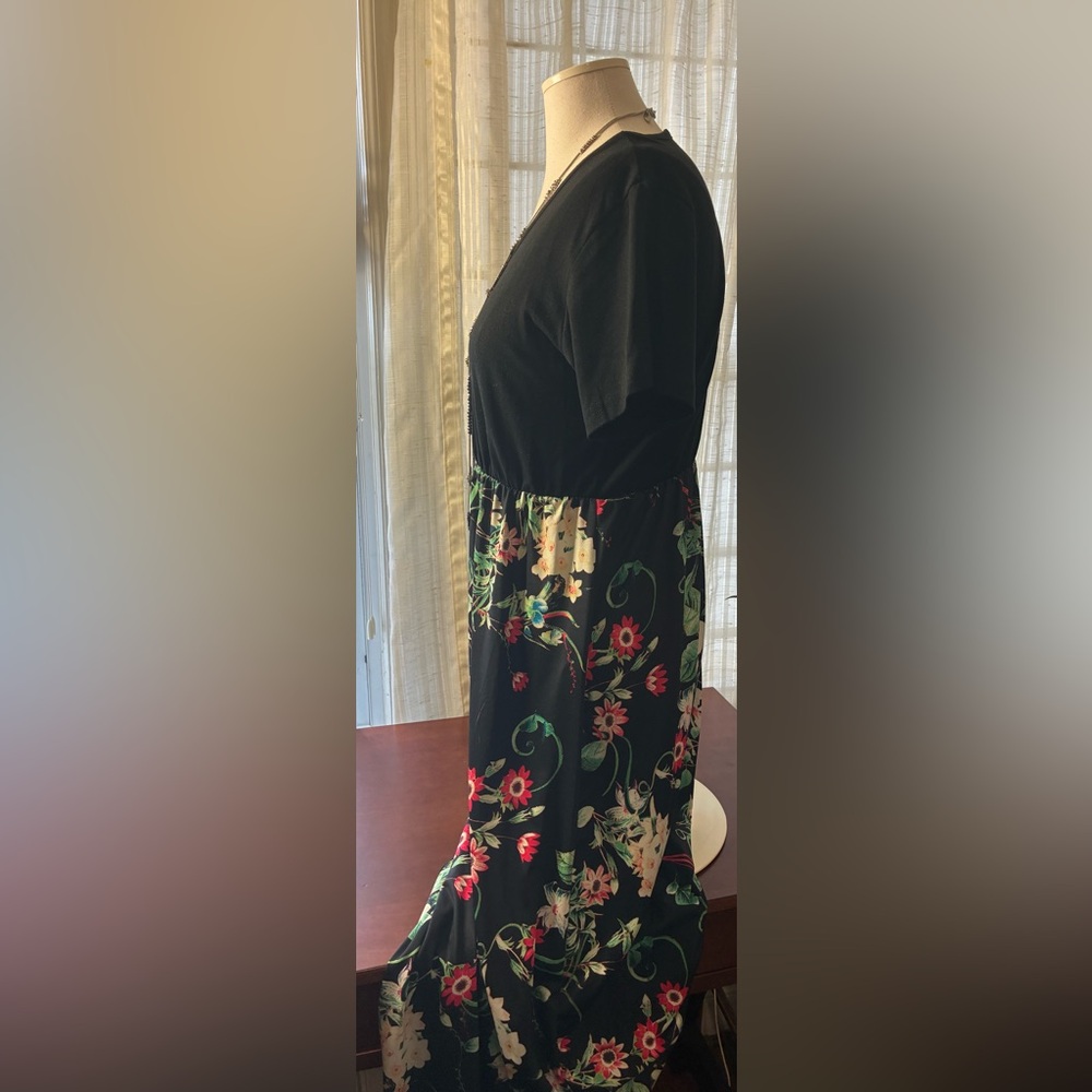 Black Floral Maxi Dress with Scoop Neck - Picture 3 of 7